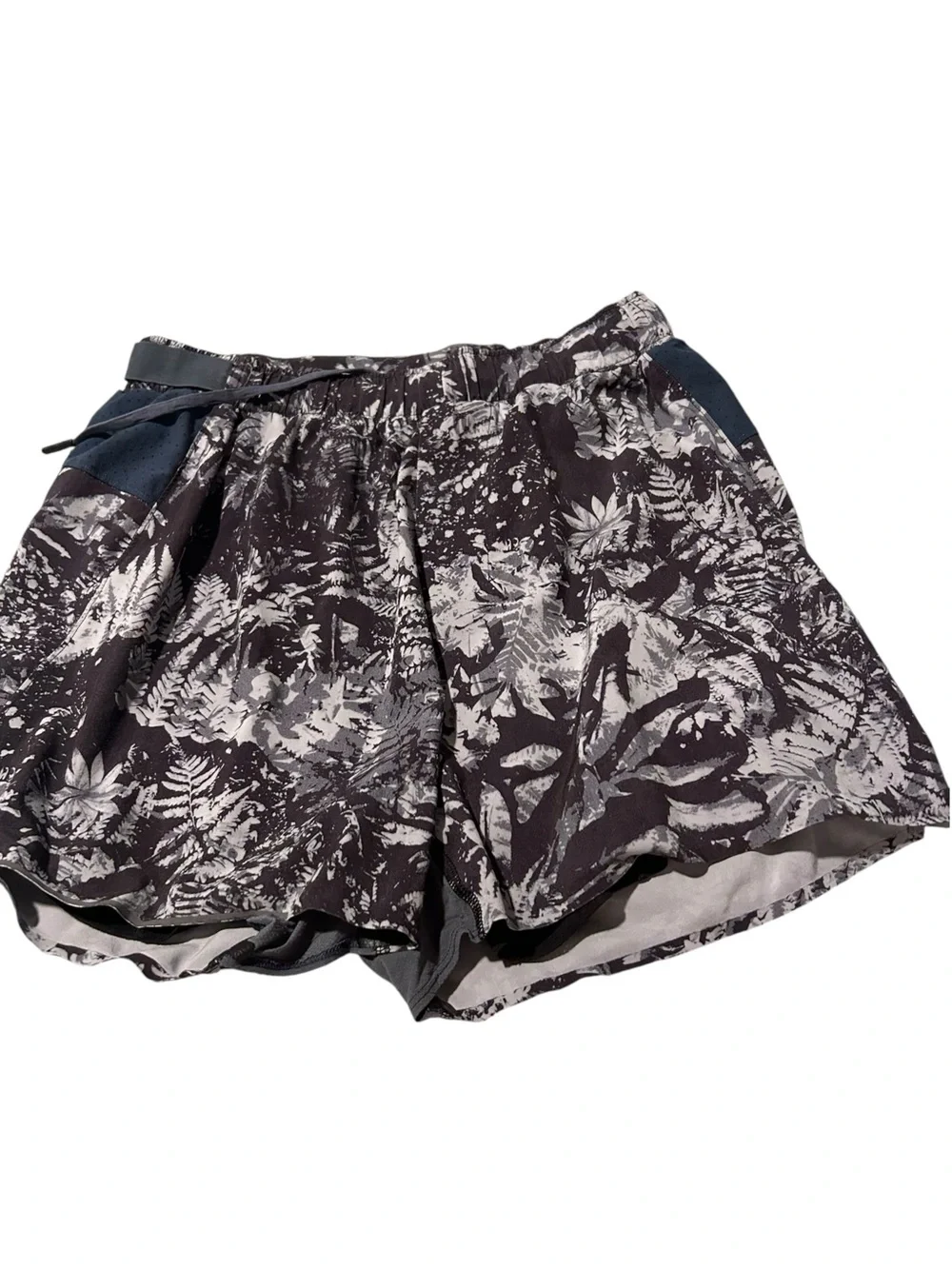 Lululemon men’s shorts size small